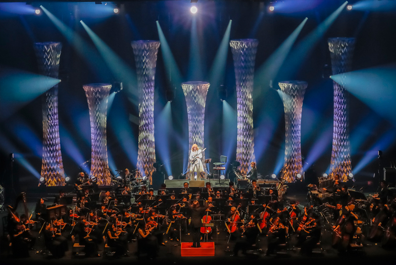 ギタリスト高見沢俊彦と指揮者西本智実によるクラシック×ロックコンサートの東京公演が開催！