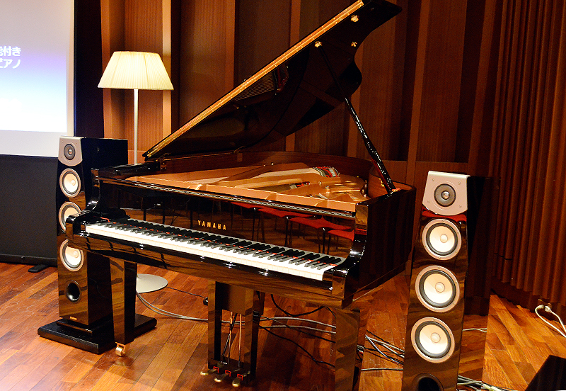 【速報・新製品発表会】ヤマハ、自動演奏機能付きピアノ「Disklavier ENSPIRE」を発表！