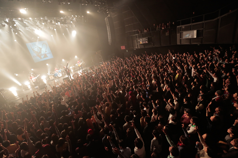 真心ブラザーズ、20年記念ツアーの東京・赤坂BLITZ公演をレポート