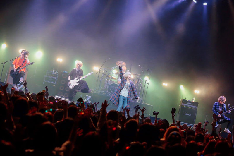 ユナイト結成6周年記念ツアー「トモダチコレクティブ」ファイル公演をレポート