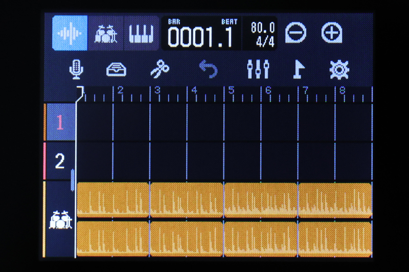 ズーム「R12 MultiTrak」徹底レビュー（電池駆動でどこでも音楽制作可能。ライブ演奏の同期音源再生に活用できるクリック音のルーティング機能なども装備！）