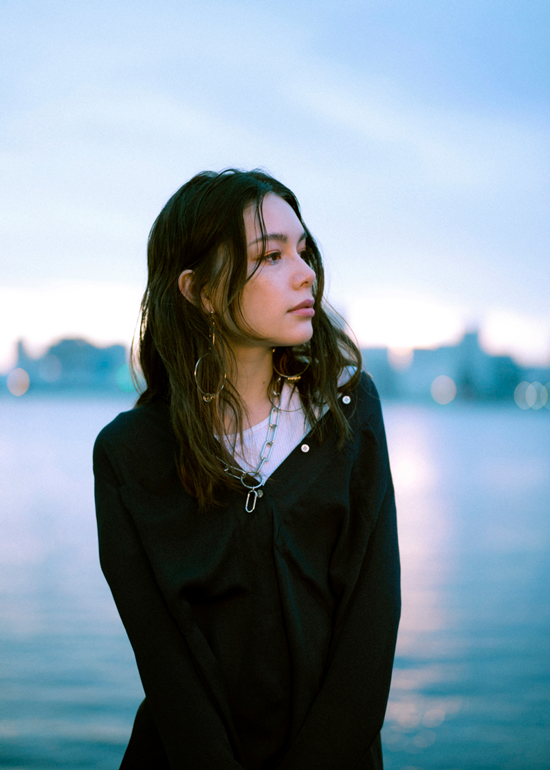 安田レイ、5月24日発売の最新シングル「きみのうた」のミュージックビデオを公開！