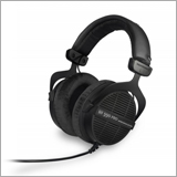 ティアック、beyerdynamic「DT 990 PRO LIMITED EDITION」をリリース