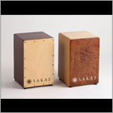 コルグ、SAKAE DRUMSのカホン「CAJ1217/CAJ1217W」をリリース