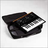 KID、MacBookやmonologueが運べるSEQUENZブランドのバッグをリリース