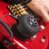 ローランド、吸盤で取り付けてすぐ弾けるギターアンプ Fluid Audio「Strum Buddy」「Strum Buddy Heavy Metal」をリリース！