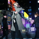 BTS、米ニューヨーク・タイムズスクエアで新年の初ライブパフォーマンスを披露！