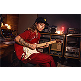 フェンダーミュージック、タッシュ・スルタナのシグネイチャーモデル「TASH SULTANA STRATOCASTER®」をリリース！