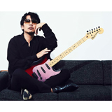 フェンダーミュージック、Ken（L’Arc-en-Ciel）のフェンダーシグネイチャーギター「Ken Stratocaster® Galaxy Red 2021」をリリース！