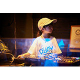 小学1年生 DJ RINOKA、最年少クラブDJ(女性)のギネス世界記録認定後、初のワンマンライブで圧巻のパフォーマンス！