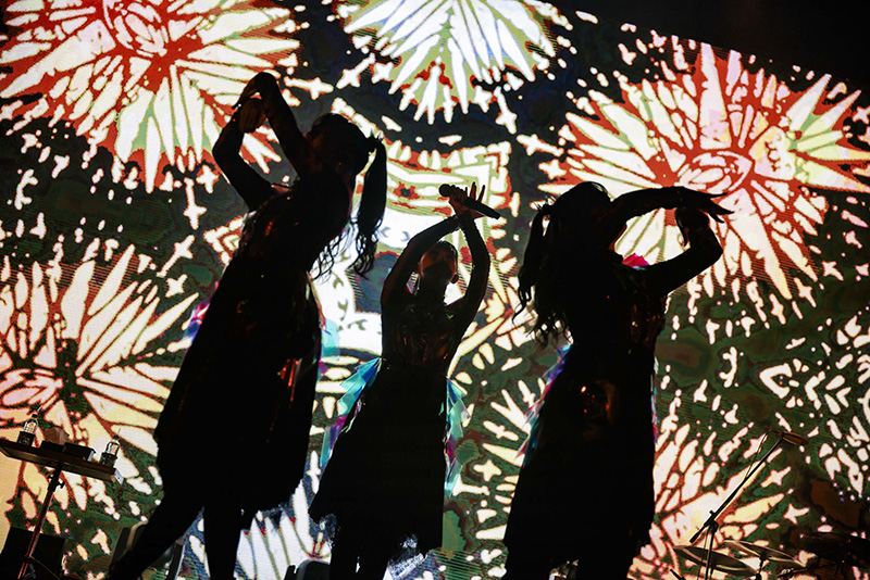 BABYMETAL、初のアジアワンマンツアーでタイのヒップホップシンガーF.HEROと約4年ぶりの再共演が実現！