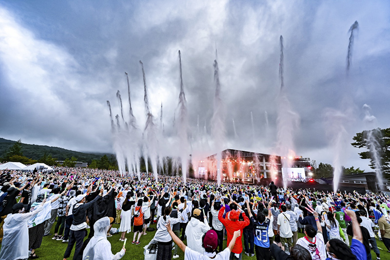 私立恵比寿中学、３年ぶりの夏の野外ライブ「ファミえん」開催！２日間で約13,000人が山中湖に集結！