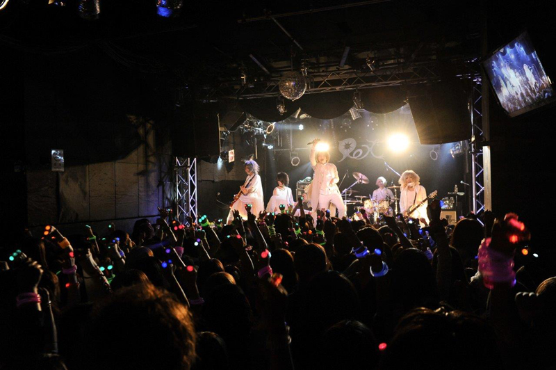 ユナイト、会場＆通販限定CD「天国に一番近い音楽」リリースイベントを渋谷REXで開催