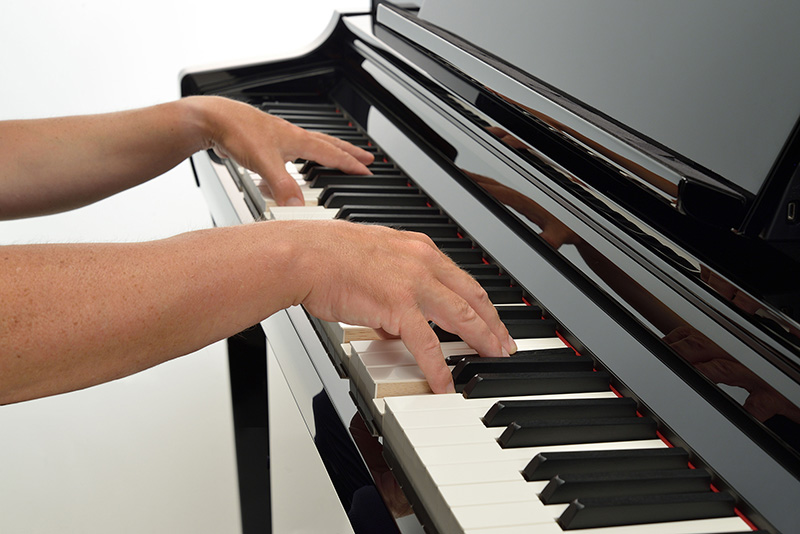 2．グランドピアノに迫る弾き応えとコントロール性を実現する｢グランドタッチ-エス™鍵盤｣