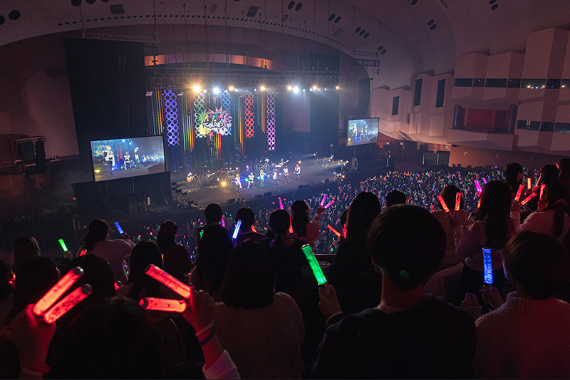 AMPTAKxCOLORS、初めてのワンマンライブ 1st ONE MAN LIVE
