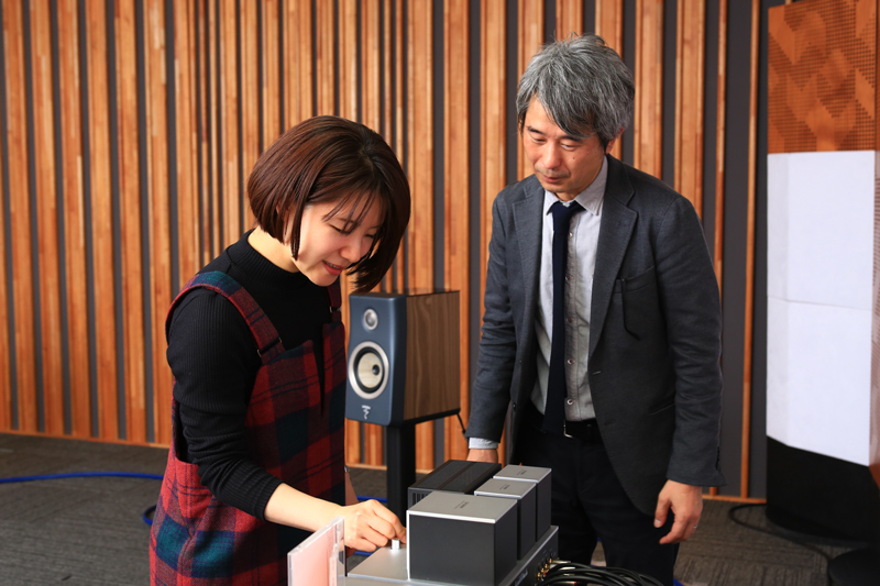 ラックスマン「NEO CLASSICO II」の魅力を音楽制作集団「SIGN SOUND LLC」に所属するエンジニアの片倉麻美子が徹底チェック！