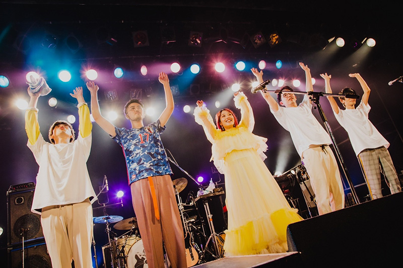 フレンズ、東京・LIQUIDROOMでワンマンライブ「2nd Full Album『SOLAR』 Release Party『SOLAR POWER！』」東京公演を開催！