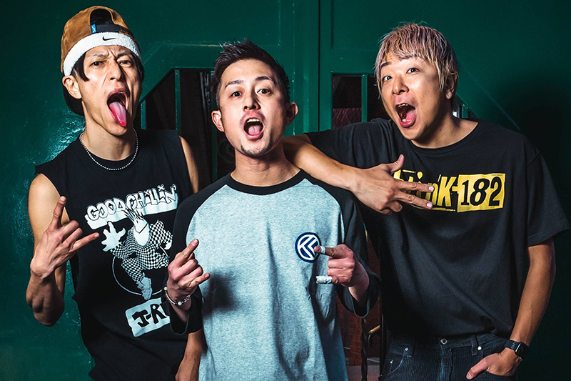 EARTHSHAKER】TOUR 2003 記念Tシャツ サイン入り（News & Topics