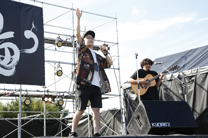 約3年ぶりとなる秋田CARAVAN MUSIC FES 2022を計16,000人の前で大成功に収めた高橋優！