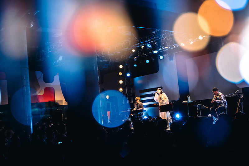 青山吉能トーク＆ライブツアー『こぼればな（し）』ファイナル公演開催！2024年春に新曲リリースを発表。「ファンの皆さんからいただいた愛を歌にしました」