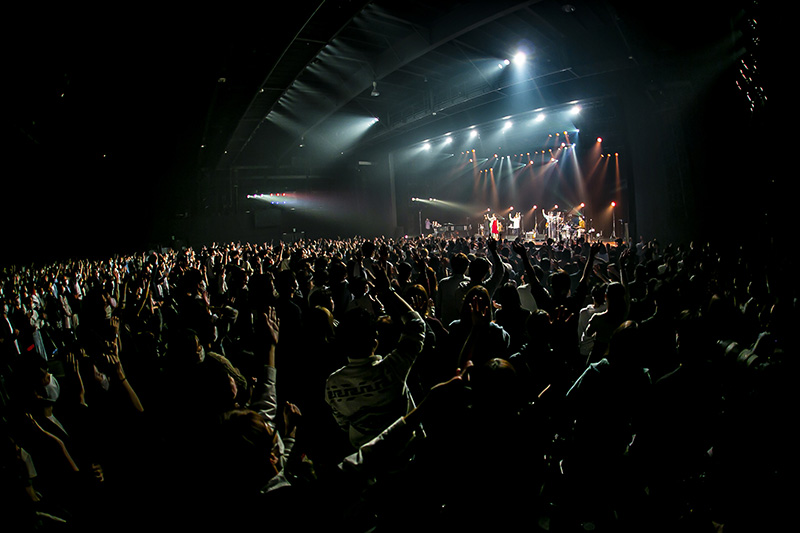 Penthouse メジャーデビュー1周年！バンド史上初の東名阪ツアー、即日完売したファイナル公演が大盛況で終了！ 最新曲「閃光花」を含む全17曲を披露！