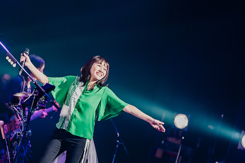 矢井田 瞳、新作『オールライト』を手に地元大阪で新年初ライブを開催！