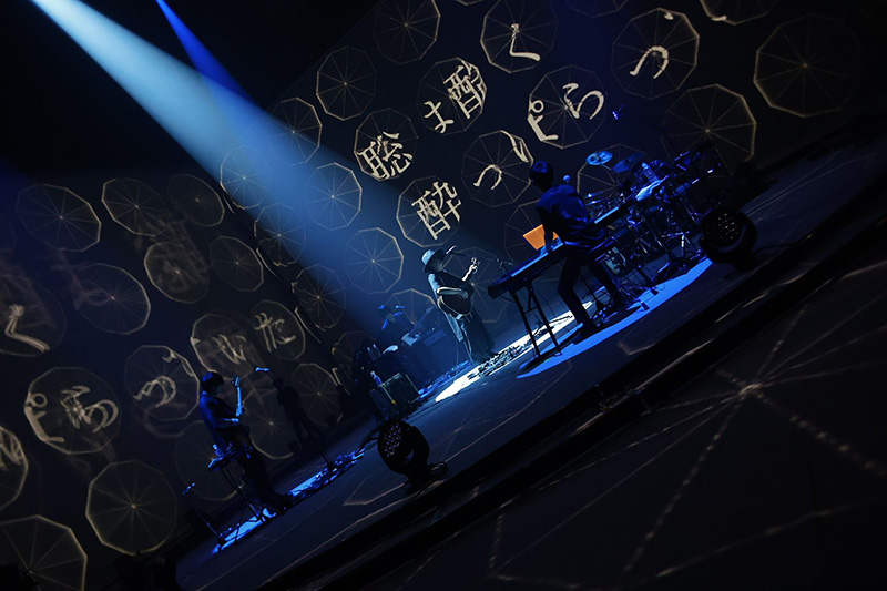 amazarashi、ファンクラブ限定ライブ amazarashi 10th anniversary live「APOLOGIES 雨天決行」を開催！