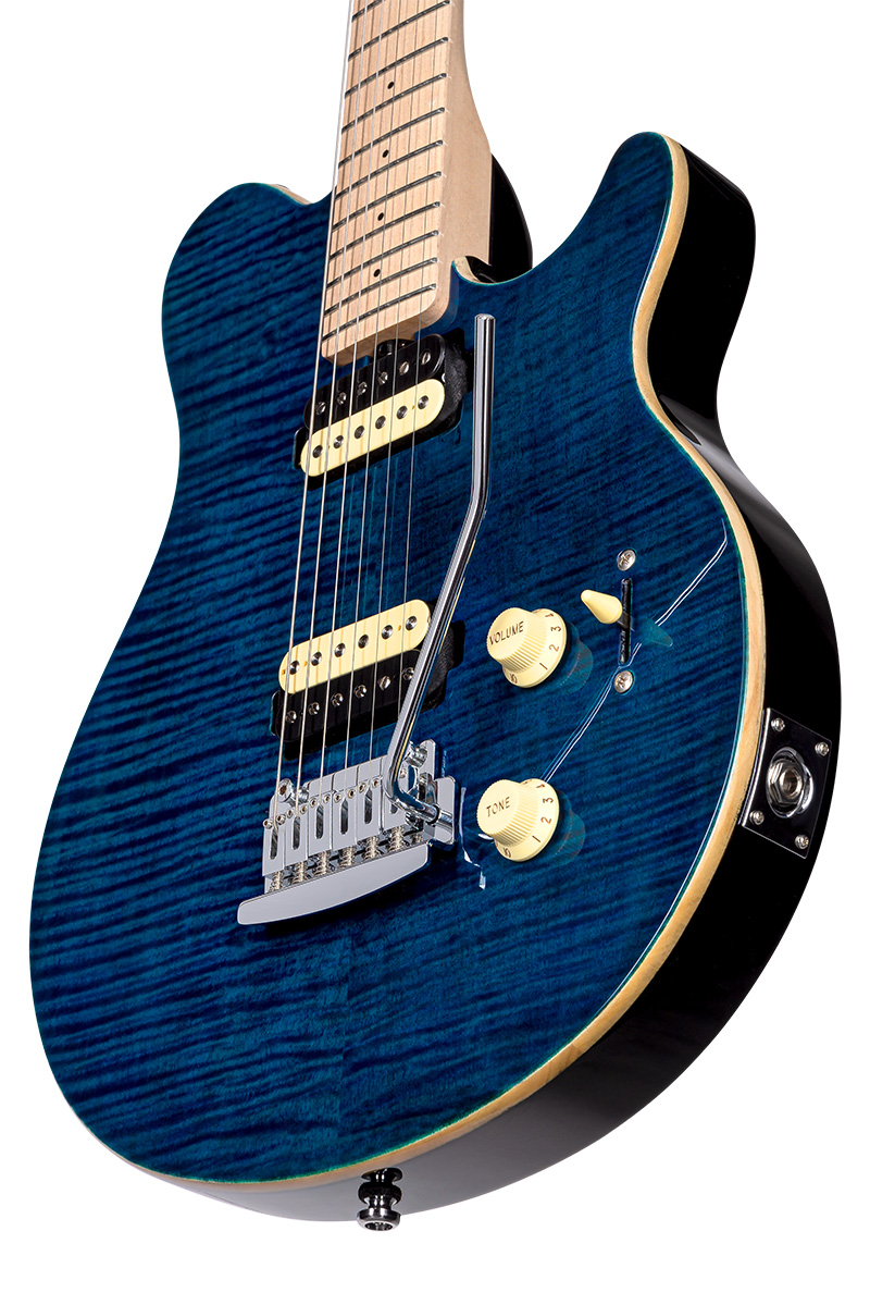 Sterling by Music Man「AXIS FLAME MAPLE TOP」（Neptune Blue）