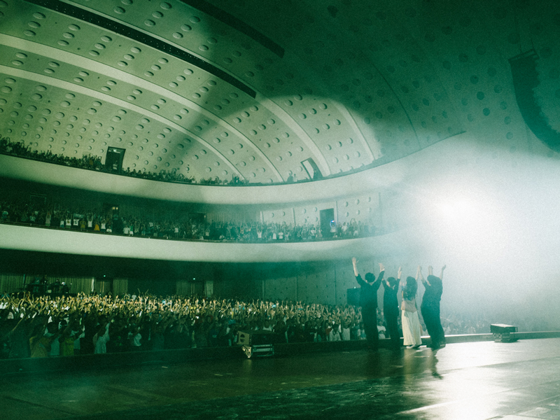 あいみょん、初の上海での公演となる「AIMYON LIVE IN SHANGHAI」を開催！（満員御礼の観客を前に全19曲を披露）