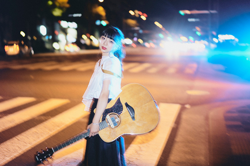 透明感のある歌声を持つ、竹内アンナが本日メジャーデビュー！！