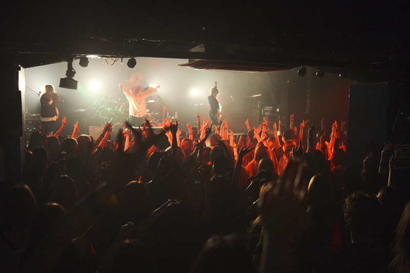 DEZERT、2年ぶりの全国ツアーファイナル「DEZERT LIVE TOUR 2021 / RAINBOW -カメレオンは空を見上げて笑えるか？-」を名古屋ボトムラインで開催！