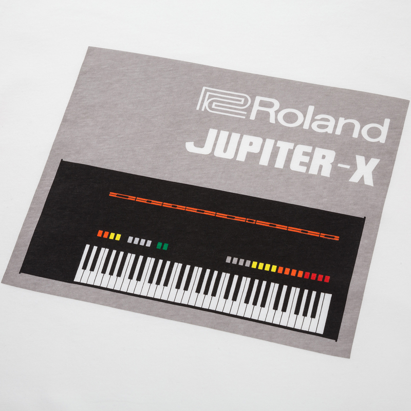 ローランド、シンセサイザー「JUPITER-X」をあしらったユニクロとのコラボTシャツをリリース！