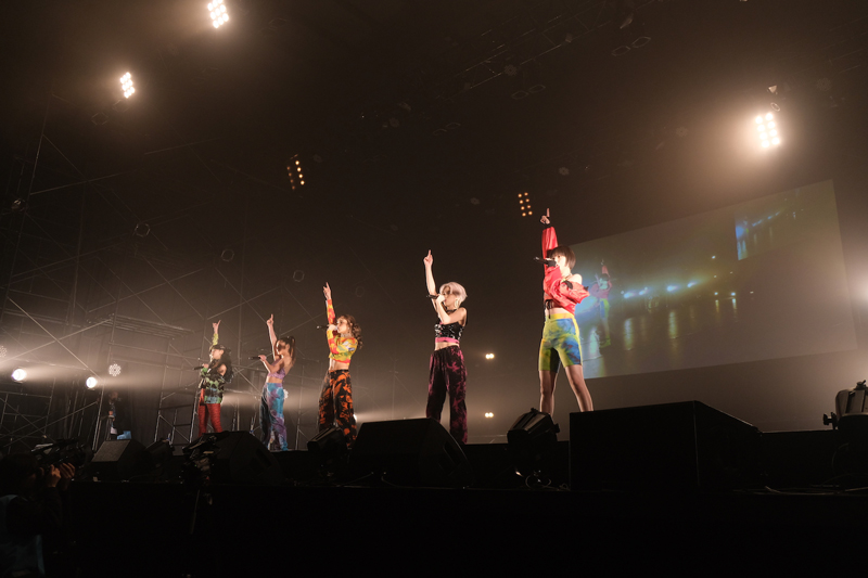 FAKY、12月1日にアリーナ立川立飛で開催された「DANCE NATION 2019 大祭り」で新曲「NEW AGE」を新衣装で初披露！