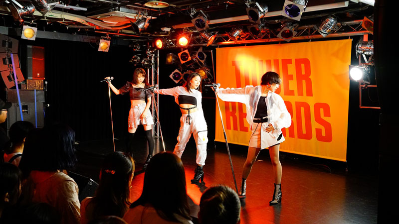 Jewel、改名後初のシングル「前へ」のリリースを記念して発売日にタワーレコード渋谷 B1F「CUTUP STUDIO」にてライブを開催！