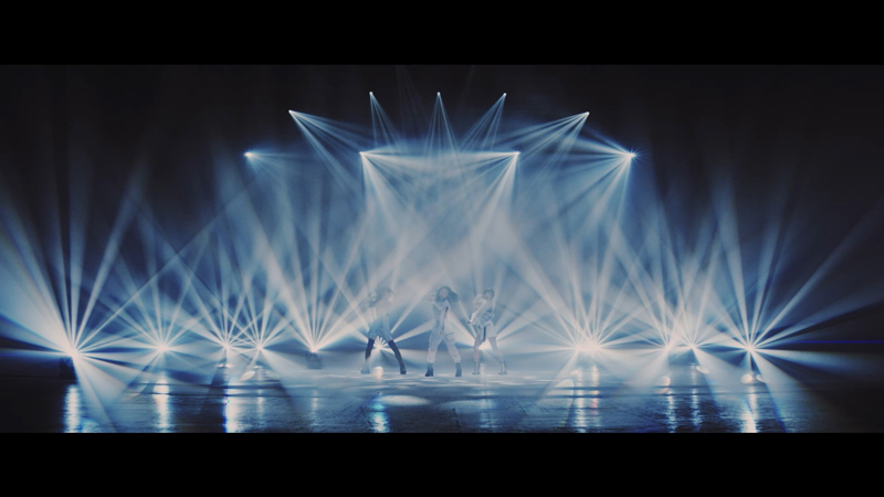 Jewel、J☆Dee'Zからの改名後初のシングル「前へ」のMVを公開！（200本の光線と縦横無尽に競演したシャープなダンスで世界を目指す）
