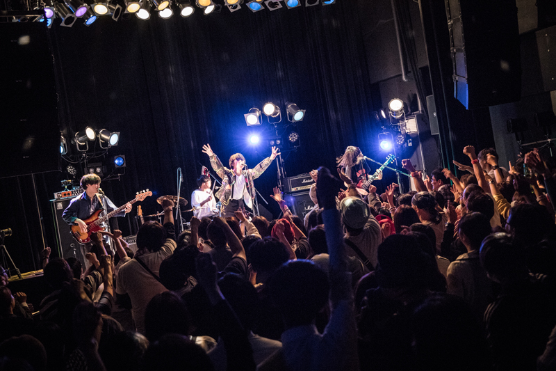 河内REDS、メジャーデビューシングル「東京ガール」リリース記念アウトストアイベントを開催！（大阪 あべのROCKTOWN）