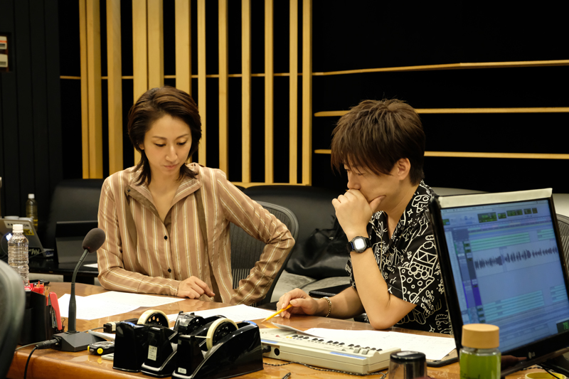 Ms.OOJA、8月7日発売ニューアルバム『SHINE』にコブクロ・小渕健太郎が楽曲提供！（ツーショット写真公開）