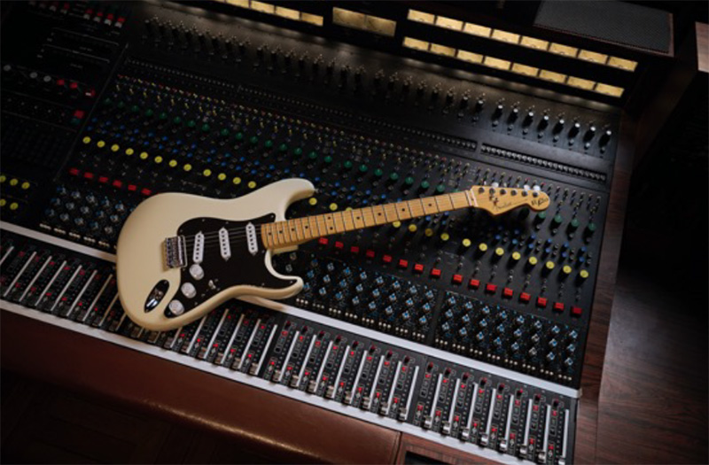 ナイル・ロジャースのシグネイチャーギター『NILE RODGERS “HITMAKER” STRATOCASTER®』