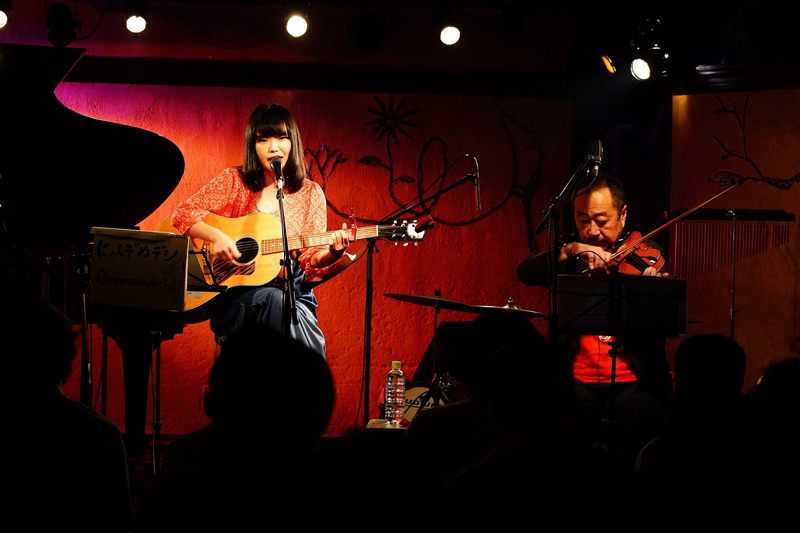 にゃんぞぬデシ、8月4日（日）のライブにバイオリニストの斎藤ネコが登場！