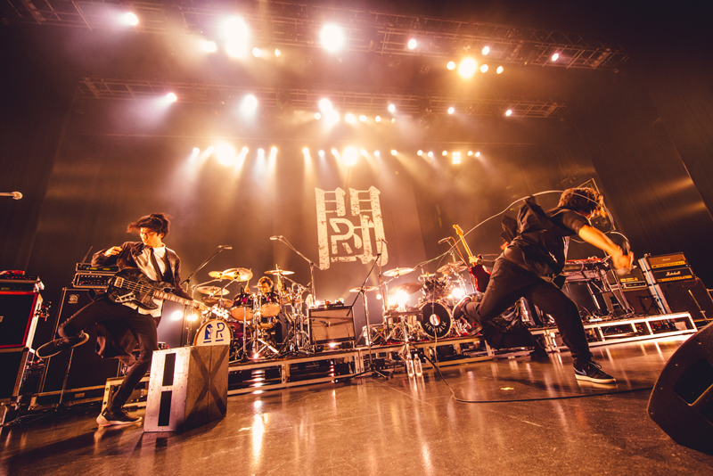 PENGUIN RESEARCH、対バンツアーPenguin Fight Club東京公演最速ライブレポート！