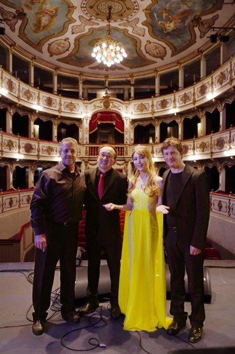 サラ・オレイン、記念すべき初の海外公演でイタリアの聴衆をも魅了！（19世紀に建てられた馬蹄形の美しいオペラ劇場、その名も「Teatro Verdi（ヴェルディ劇場）」にて）