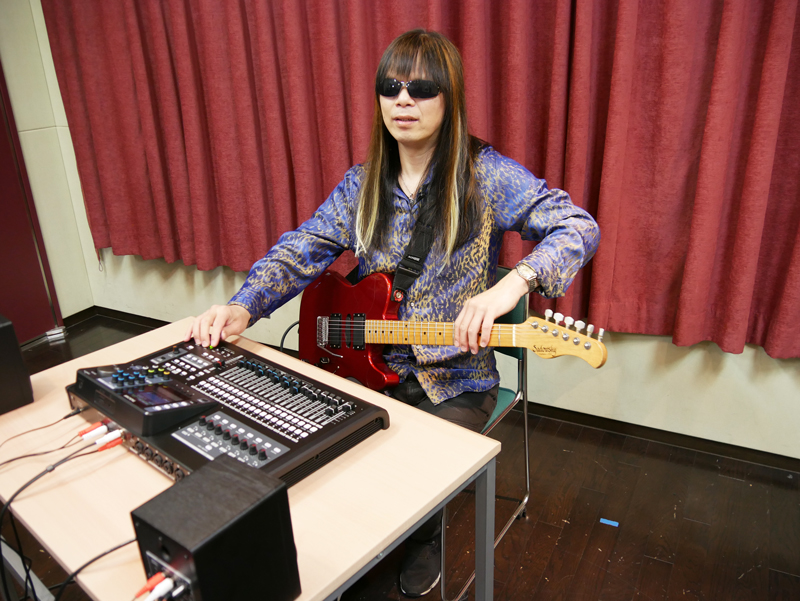 東京パラリンピック開会式で超絶ギターを全世界に轟かせた全盲のギタリスト、田川ヒロアキに迫る!　～田川ヒロアキの創作活動を支えるTASCAMの歴代MTR～